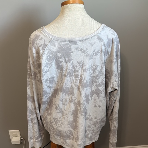 NWT!! Rails - Theo Sweatshirt in Circle Grey Tie Dye - Size XL - Picture 6 of 9